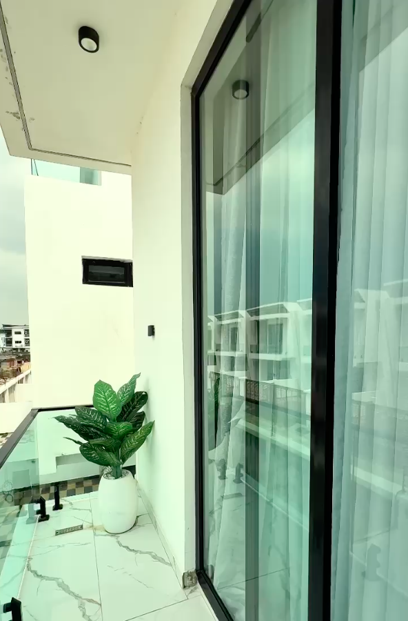 Four 4 Bedrooms Super luxury Fully-Detached DUPLEX