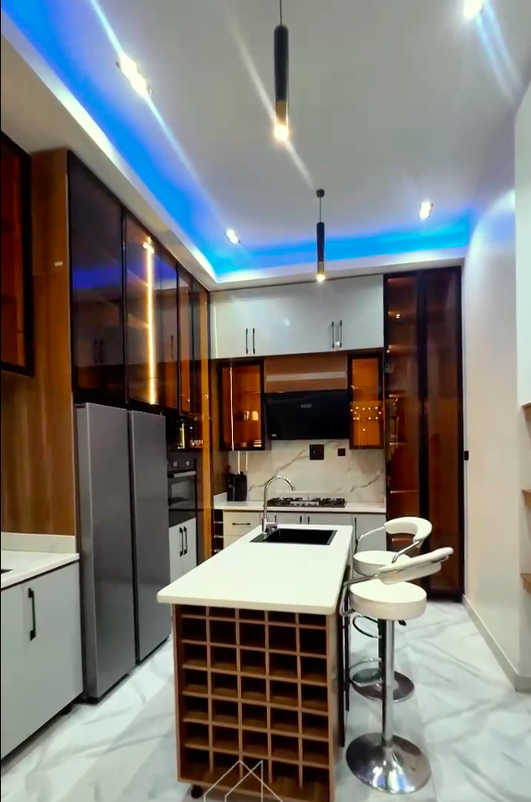 Four 4 Bedrooms Super luxury Fully-Detached DUPLEX