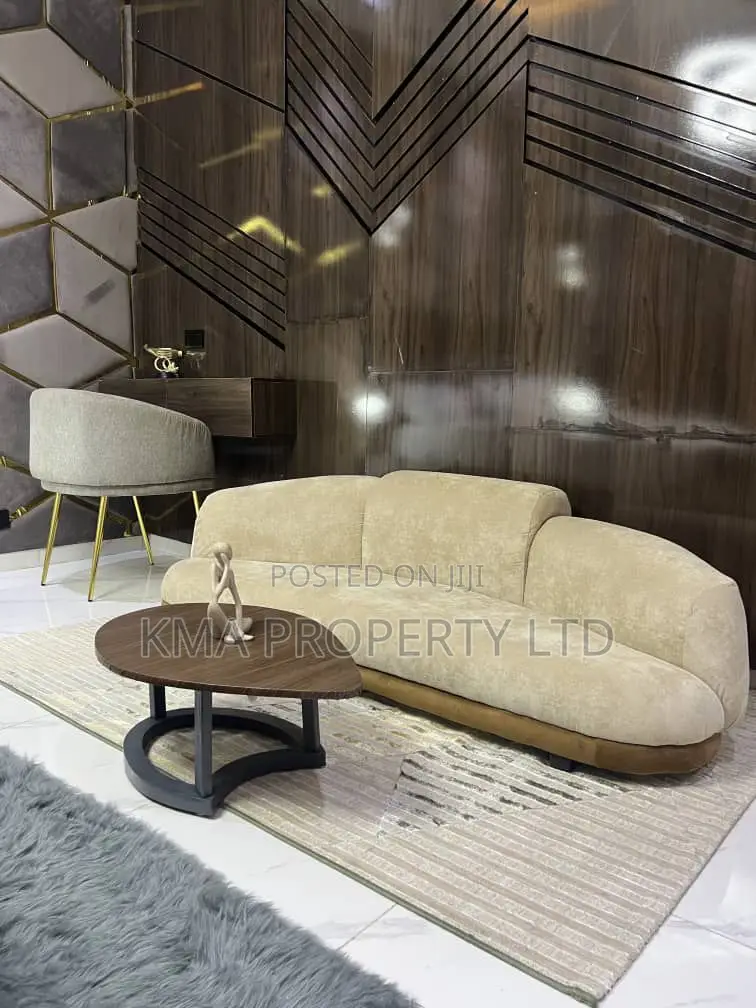 Luxurious 4 Bedrooms Apartment with Swimming Pool